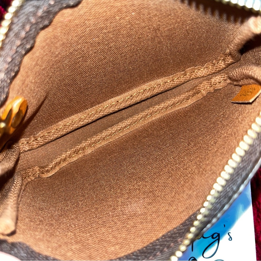 Louis Vuitton: Wardrobe Trunks Travel Patches Limited Edition Mini Pochette Bag - Picture 13 of 14